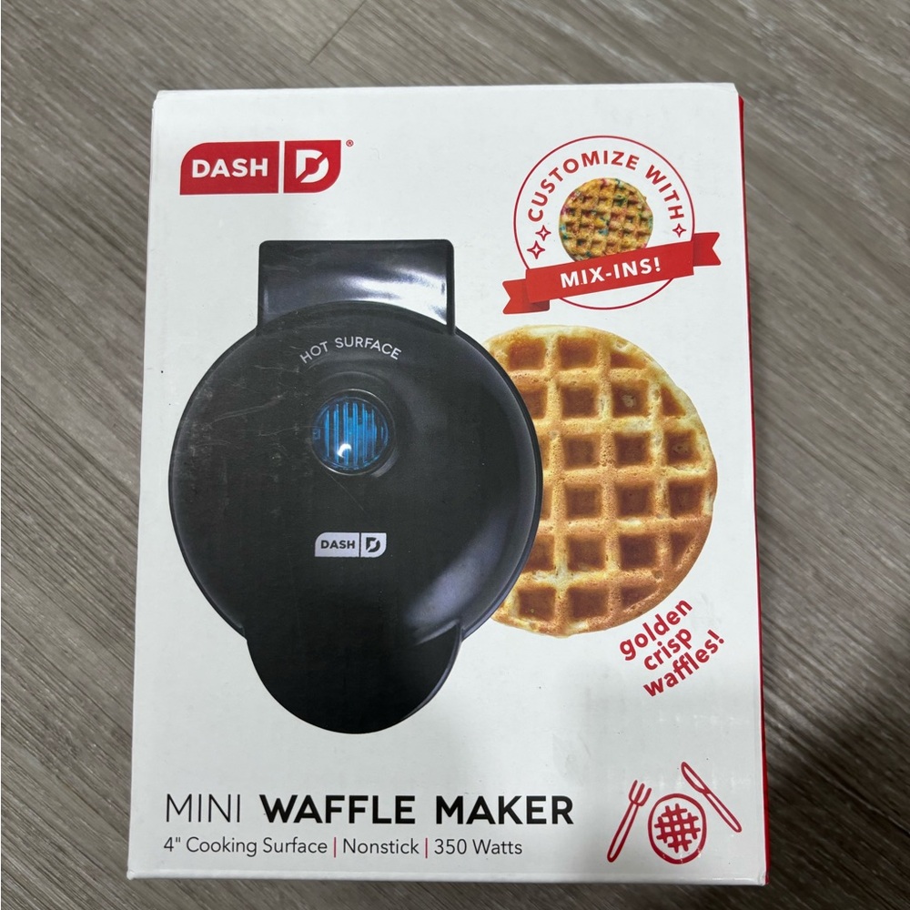 Dash Mini Waffle Maker - Black